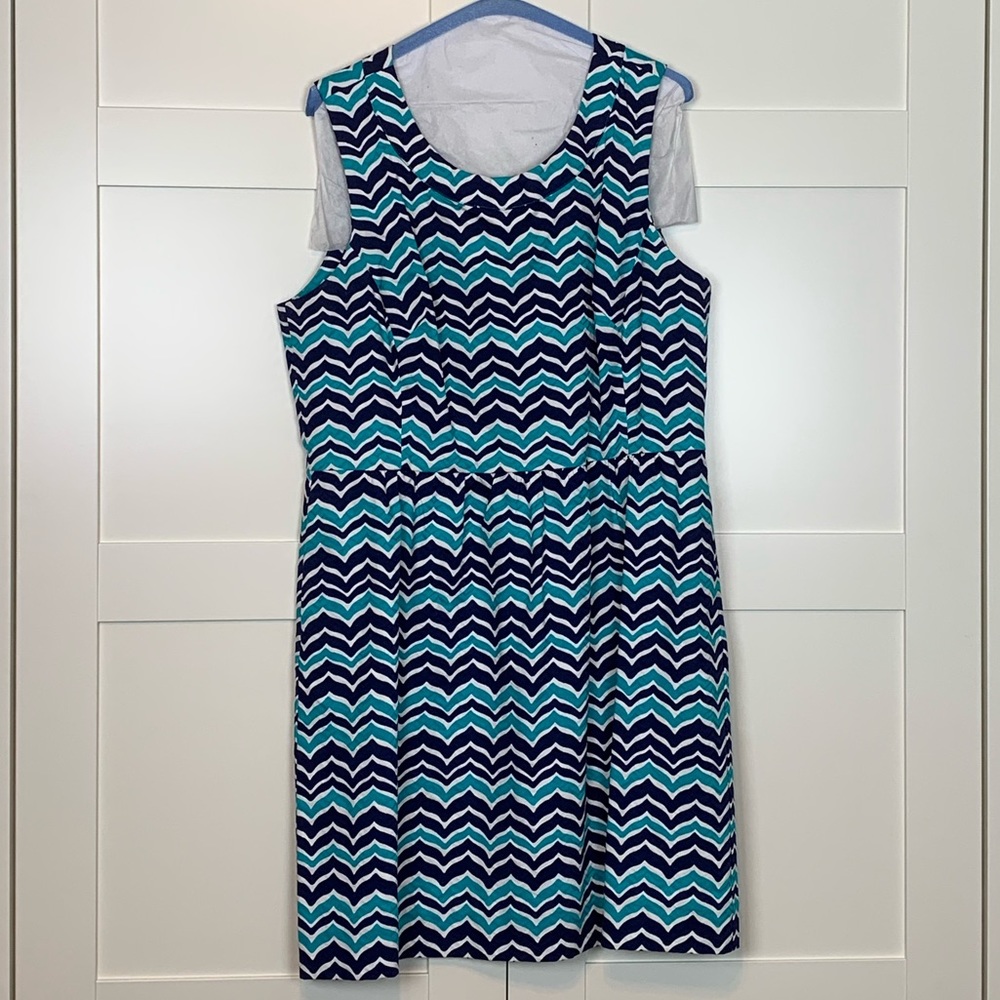 Vineyard vines whale tail dress size 14.